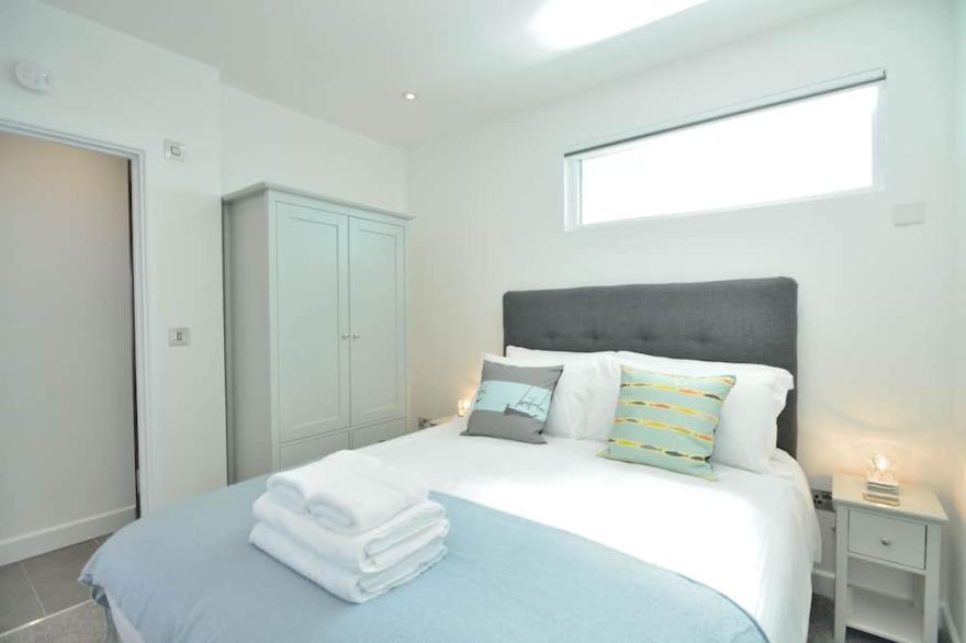 Stunning Lower Deck apartment sleeping 6 on Porthmeor Beach, St Ives, Cornwall