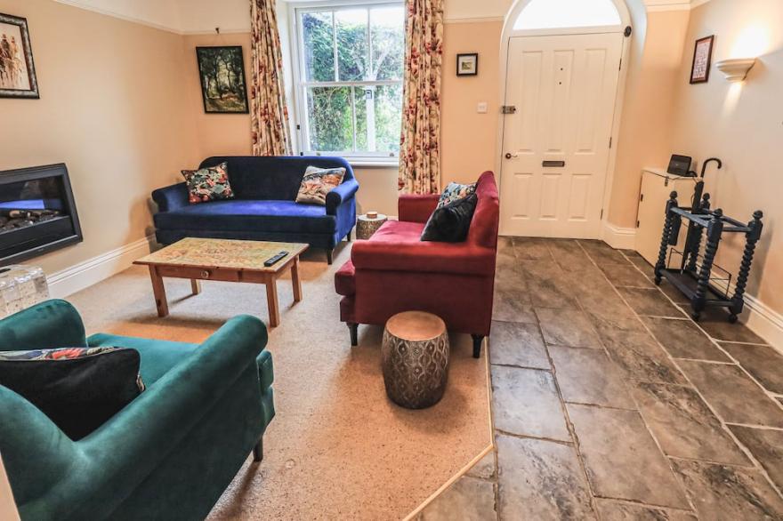 PORTOBELLO, pet friendly, with a garden in Lindale