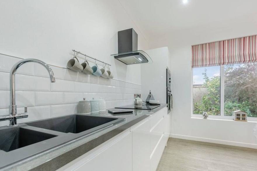 3 bedroom accommodation in Lampeter
