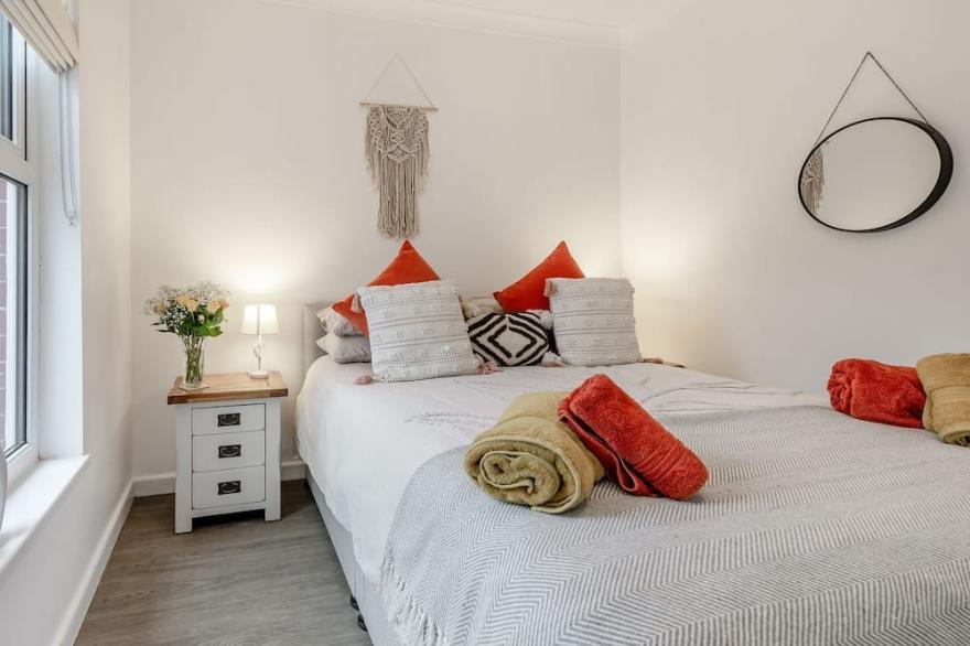 3 bedroom accommodation in Lampeter