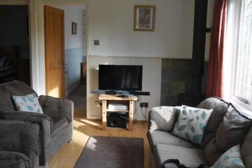 Beautiful  Beach Style Cabin Near Bantham Beach, Devon, with Wi-Fi