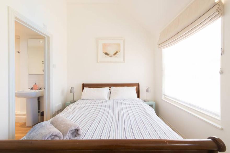 Cosy 2 Bed Mews House (1) In Central Cirencester In The Cotswolds, England