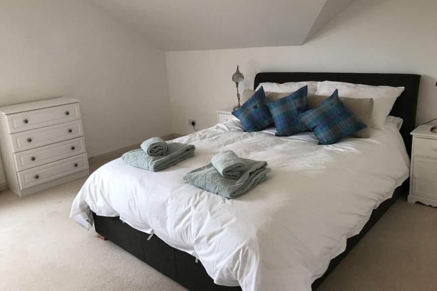 Large beachside property in stunning West Harris: great for family/friend groups