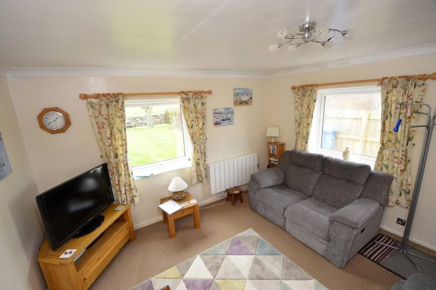 Beadnell Cottage Pet Friendly with Enclosed Garden In a Quiet Peaceful Village