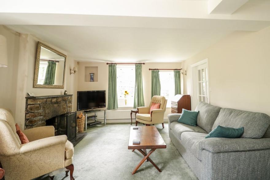 FELL FOOT, pet friendly, character holiday cottage in Eskdale Green