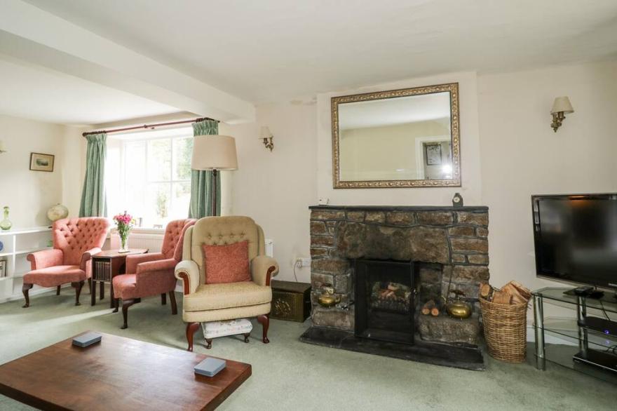 FELL FOOT, pet friendly, character holiday cottage in Eskdale Green