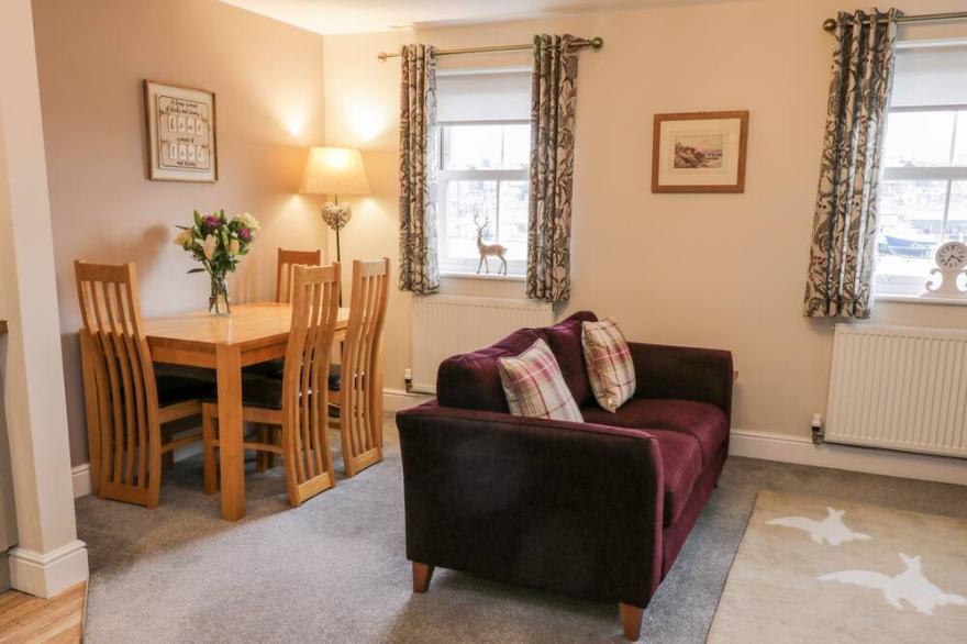 HUDSON COTTAGE, pet friendly, character holiday cottage in Whitby