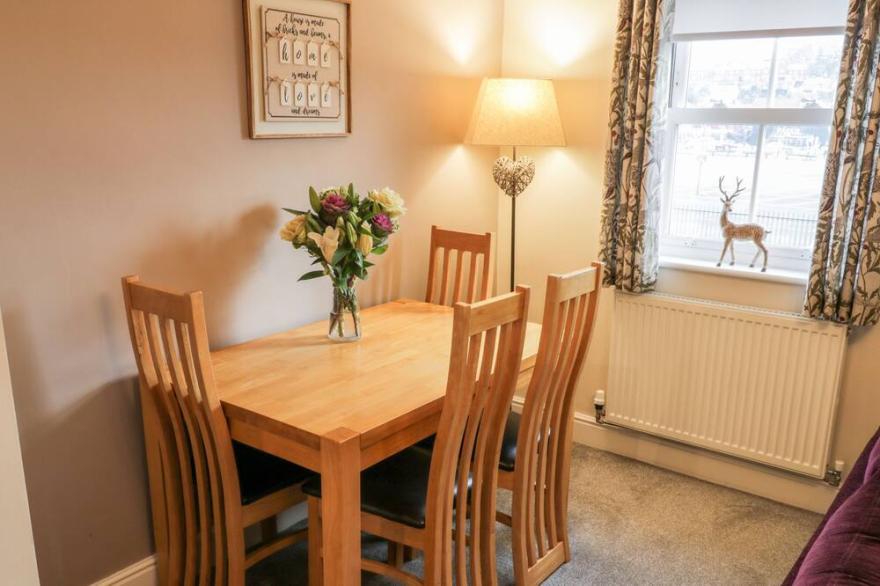 HUDSON COTTAGE, pet friendly, character holiday cottage in Whitby