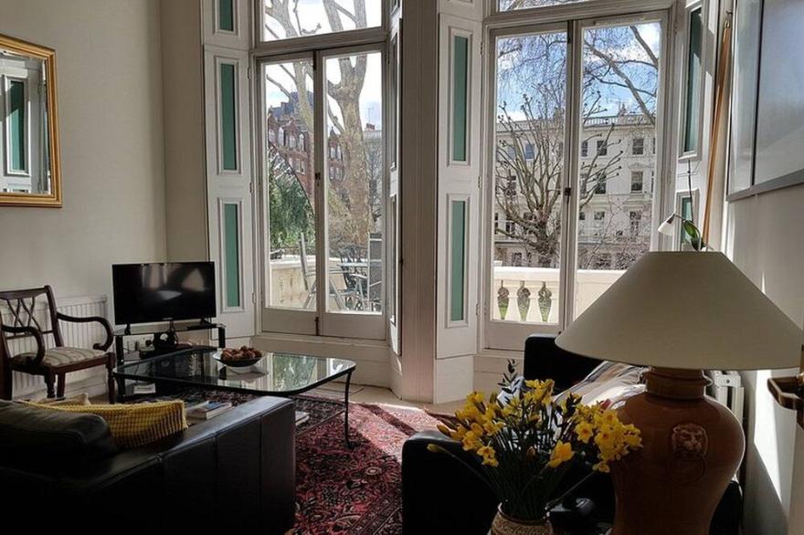 Lovely 2 Bedroom Apartment Located in Kensington