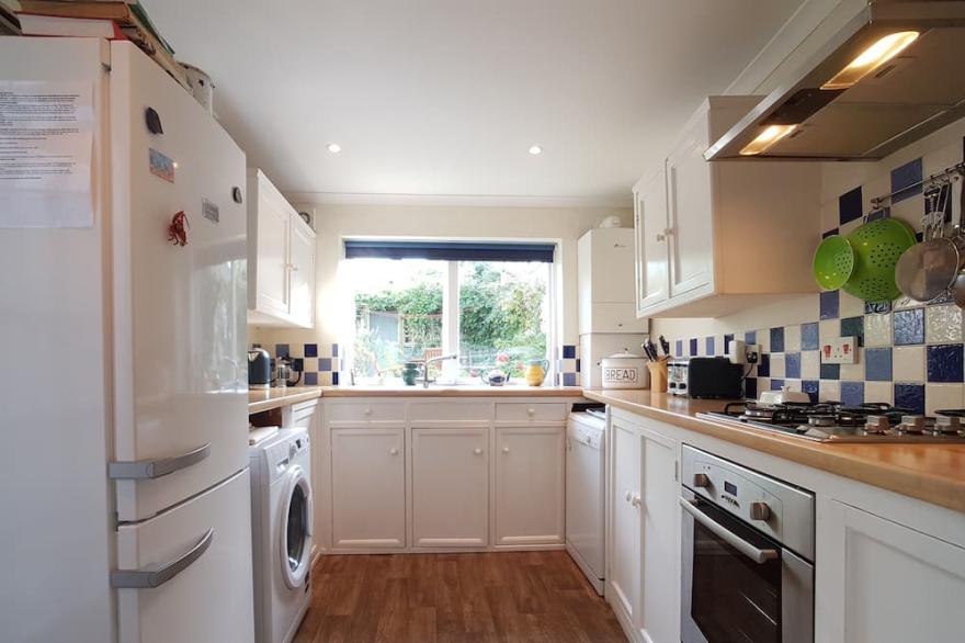 Holiday Cottage In Appledore