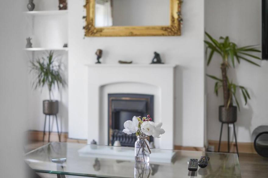Spacious 5-Bed House in Aylesford