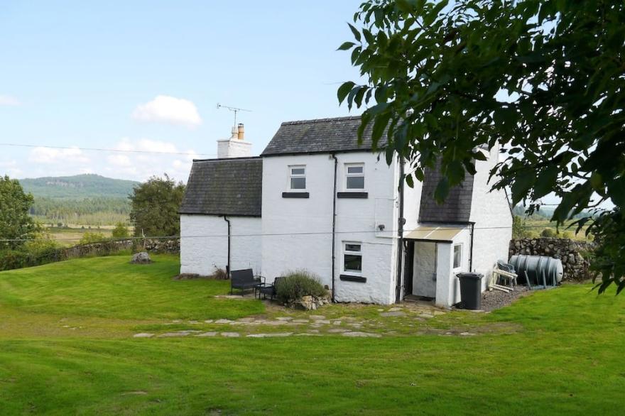 Airie Farmhouse -  a house that sleeps 7 guests  in 3 bedrooms