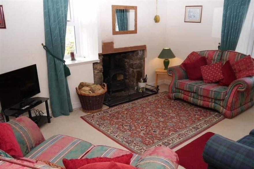 Airie Farmhouse -  a house that sleeps 7 guests  in 3 bedrooms