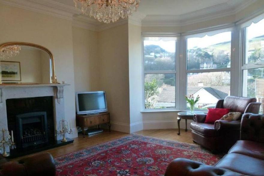 SPACIOUS VICTORIAN TOWNHOUSE WITH BEAUTIFUL VIEWS ACROSS THE TORRS