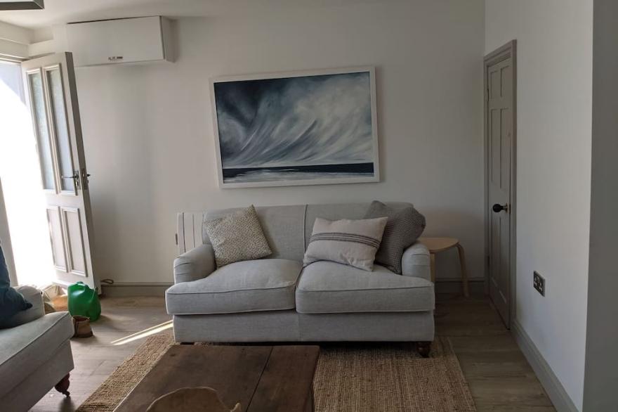 Homestead Cottage -Stunning Sea View Accommodation