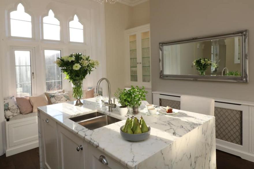 Stunning rectory in private grounds