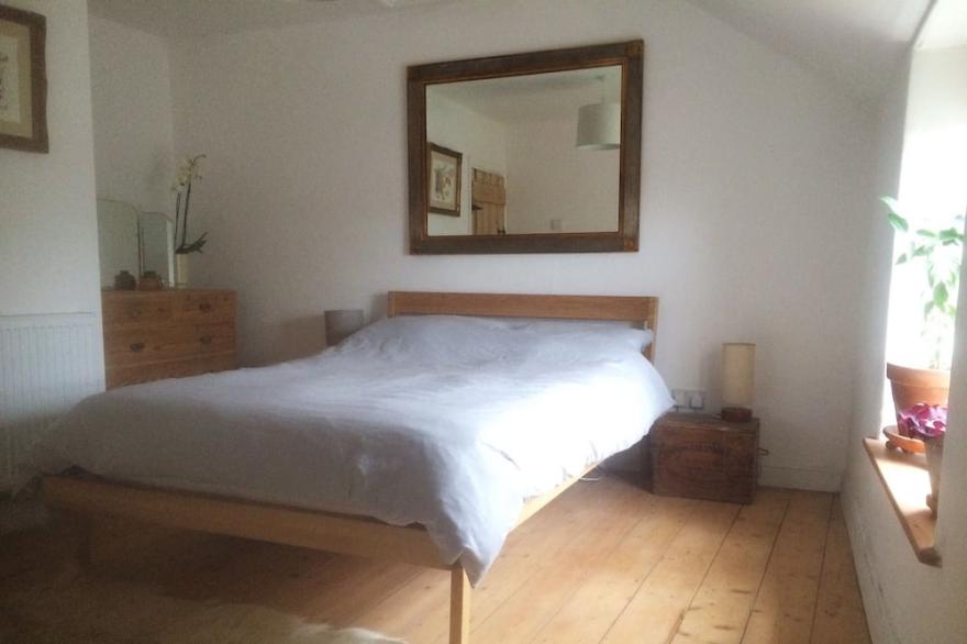 Traditional miner's cottage in the heart of Cornwall by beautiful moorland