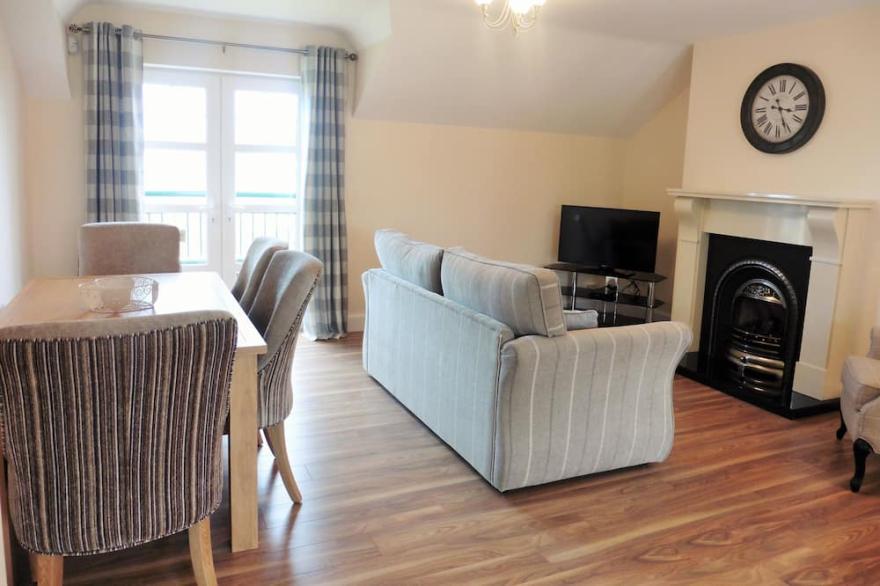 Ben-Ry Cottage, Luxury Accomodation with Magnificient River Views over Bushmills