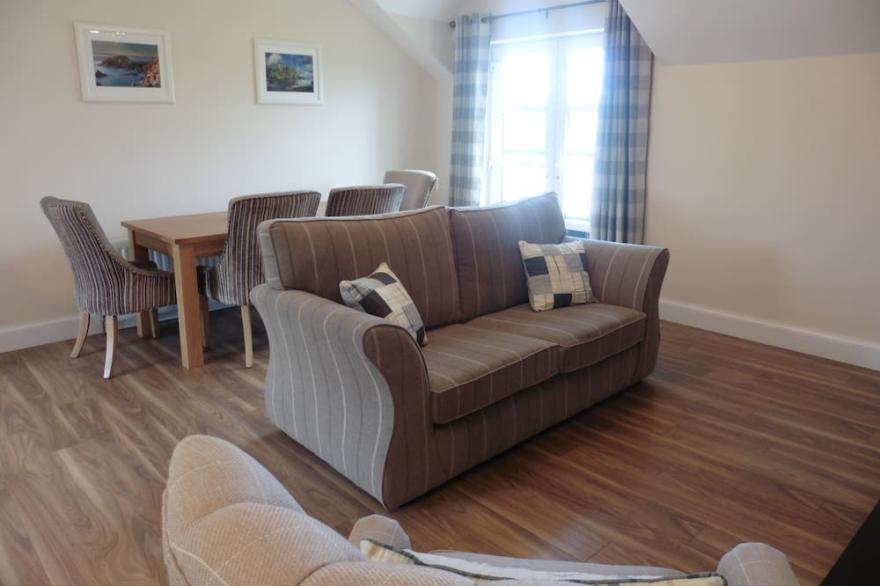 Ben-Ry Cottage, Luxury Accomodation with Magnificient River Views over Bushmills