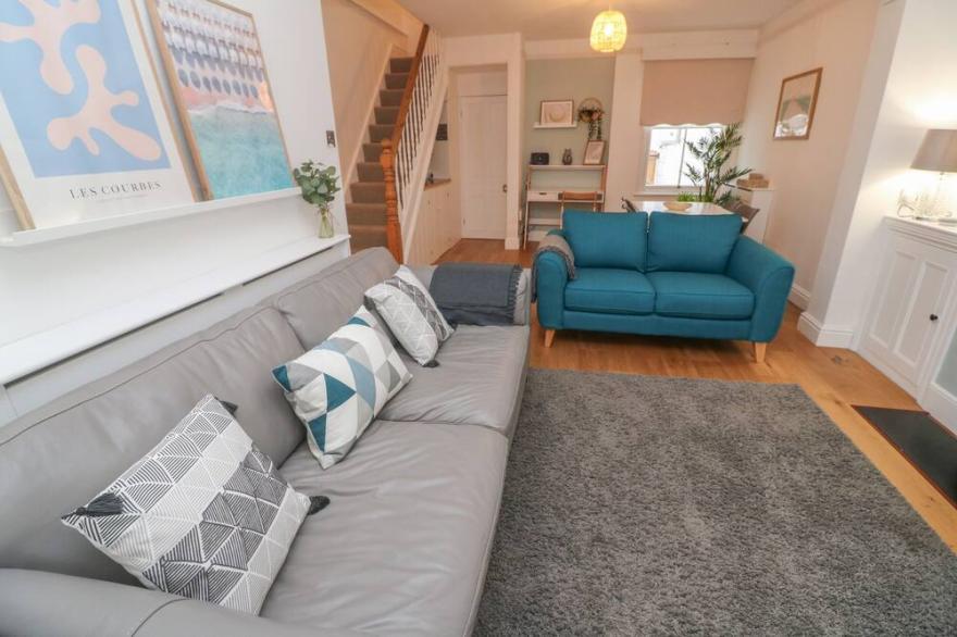11 YORK STREET, pet friendly, country holiday cottage in Penzance
