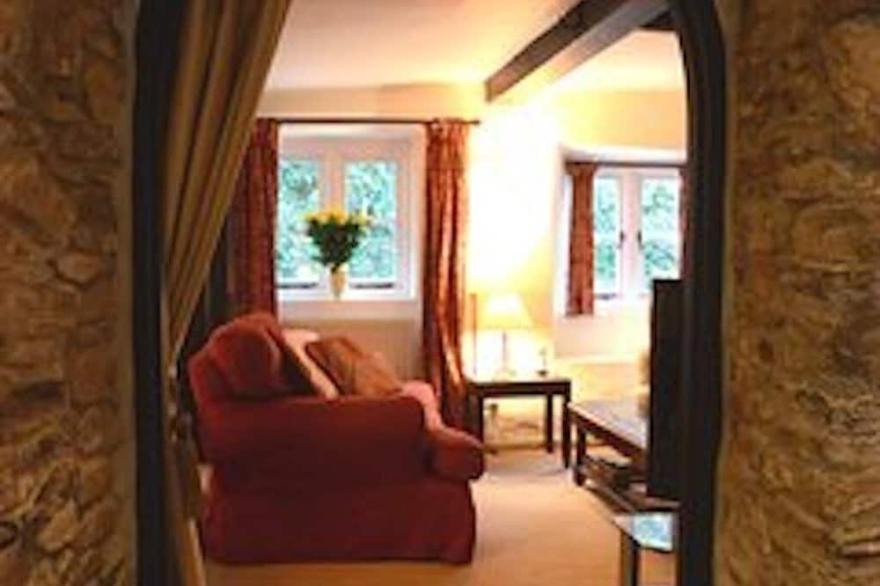 Spacious secluded cottage, family / romantic breaks, near Thurlestone beaches