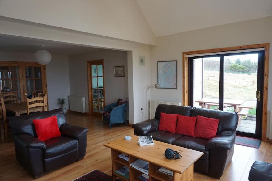 Tarhuna. Family and pet friendly. Spectacular sea views. Beach. Star gazing