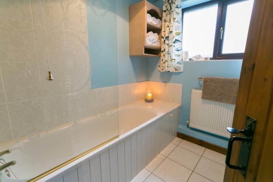 Erw Fach -  a sea view that sleeps 9 guests  in 4 bedrooms