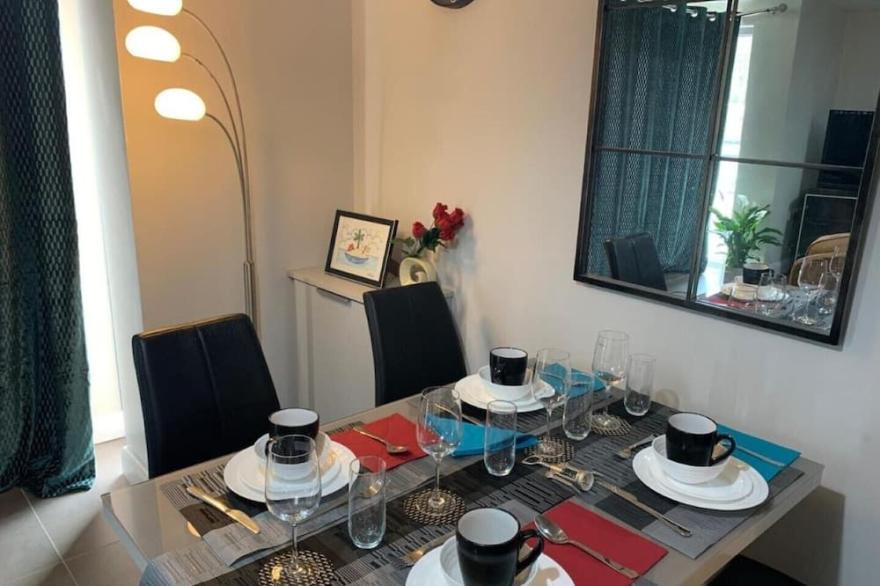 Luxury Modern Belfast City Center 2 Bed Apartment