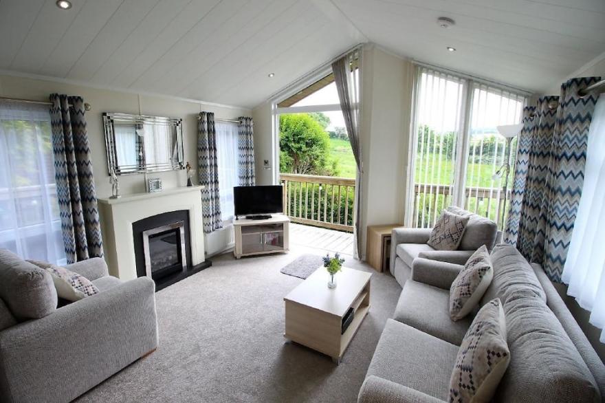 Jasmine Lodge -  a lodge that sleeps 4 guests  in 3 bedrooms