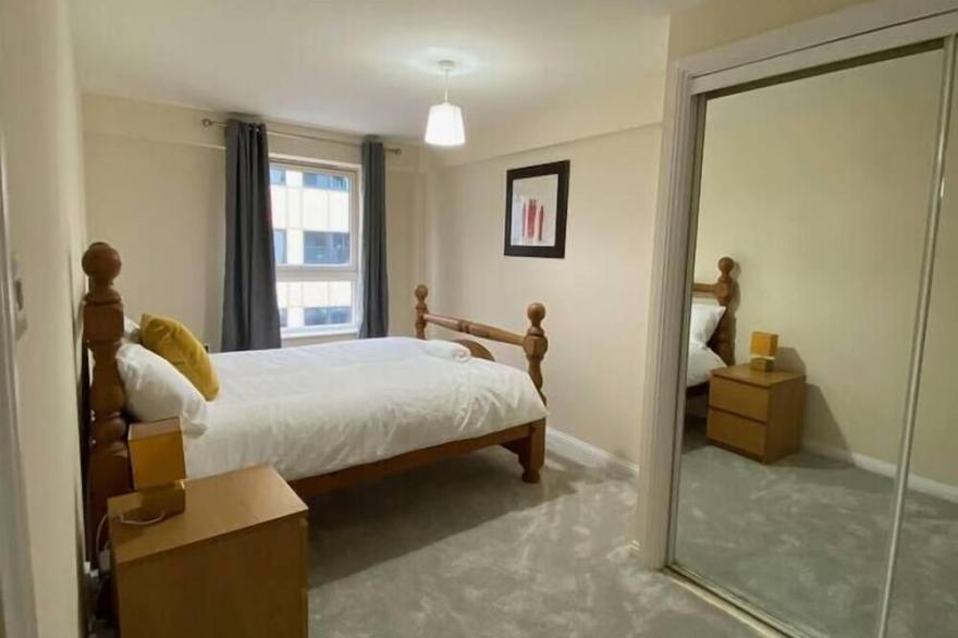 Remarkable 2-Bed Apartment in Glasgow