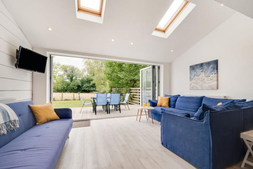 Copley Lodge - Three Bedroom House, Sleeps 6
