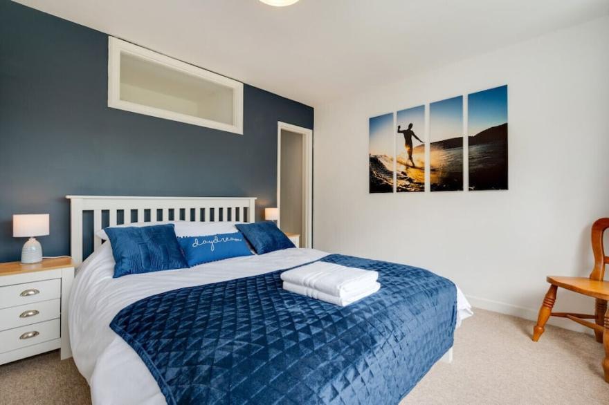 Copley Lodge - Three Bedroom House, Sleeps 6