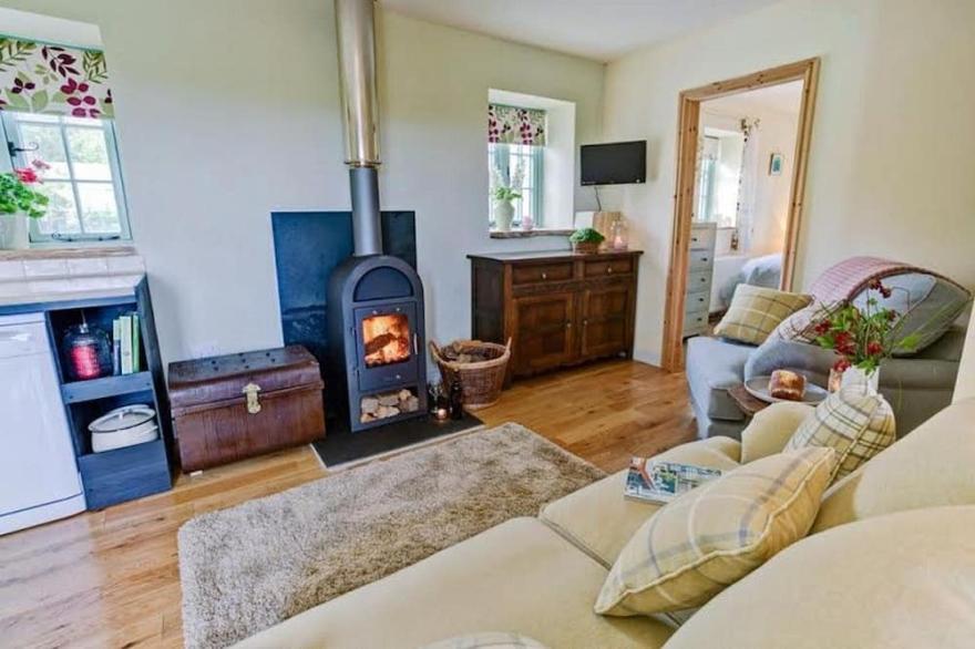 Dog House -  a dog that sleeps 2 guests  in 1 bedroom