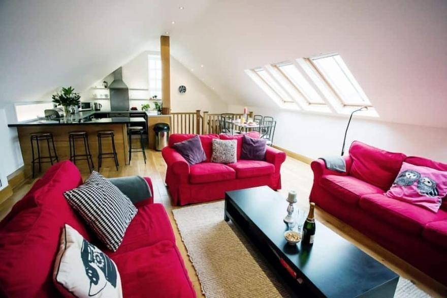 Big Moo -  a sea view that sleeps 8 guests  in 4 bedrooms