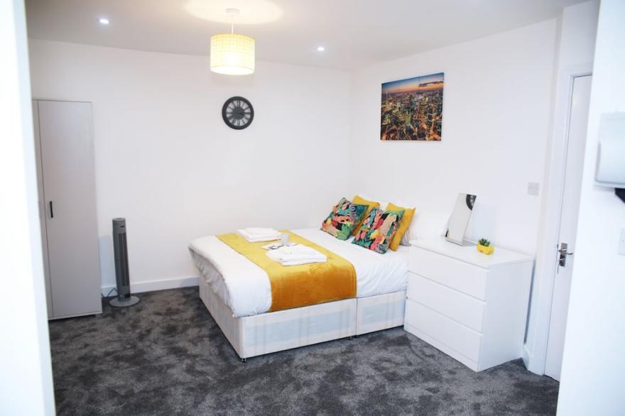 Stunning 2-Bed Apartment in Harrow