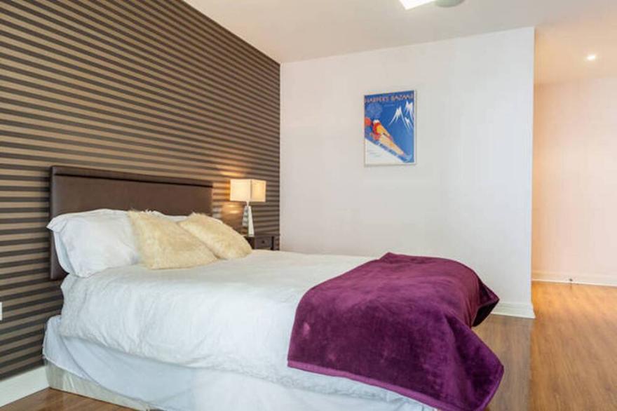 TITANIC:150+ 5 Star Reviews for 7 Guests | 1min walk from Titanic history
