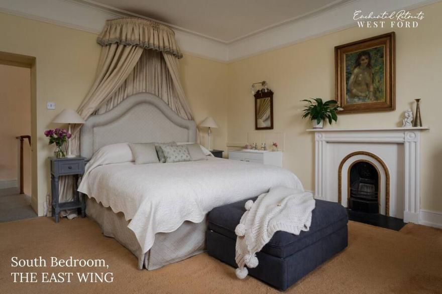 Spacious stylish self-contained wing of Georgian manor house