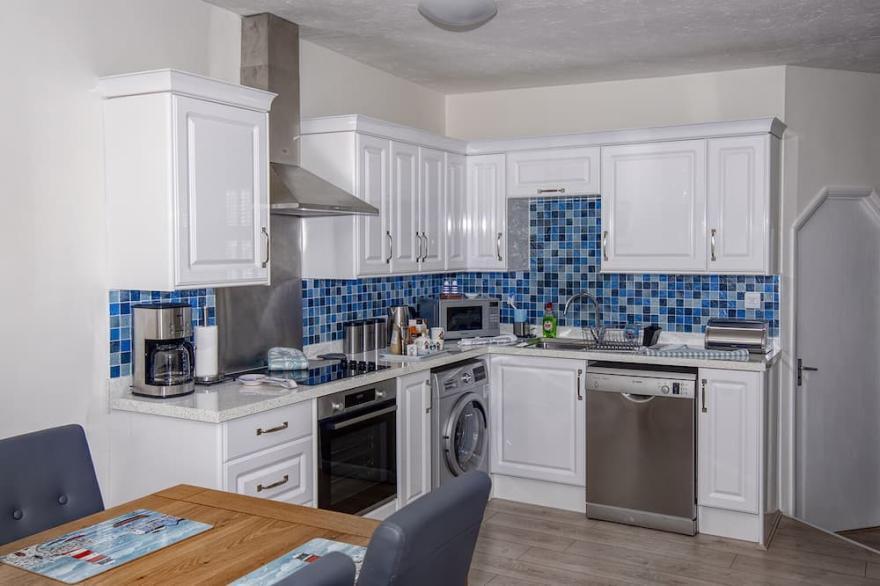 Piran's Cottage   Central location close to the scenic  Mevagissey harbour
