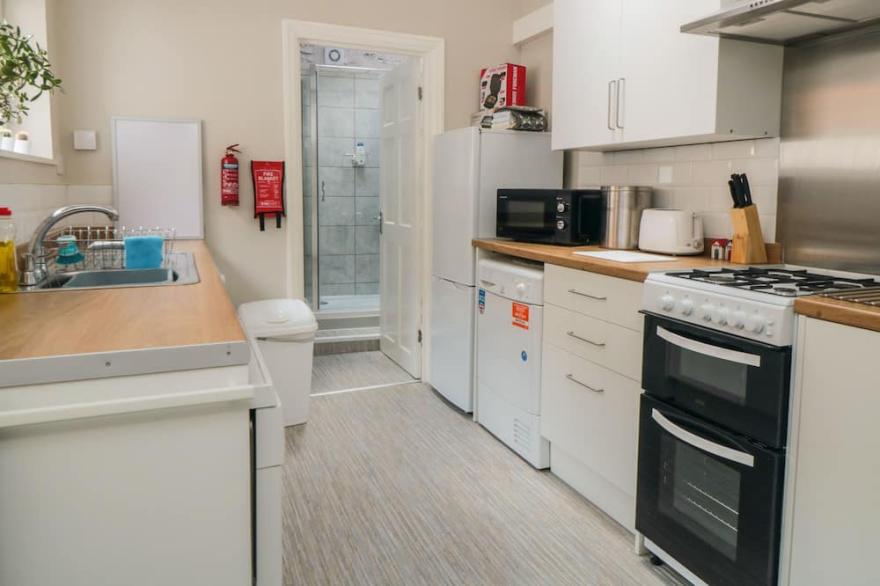 HANOVER HIDEAWAY, family friendly, with a garden in Scarborough