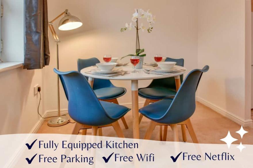 K Suites - Cozy 2 bed Apt w/ free parking
