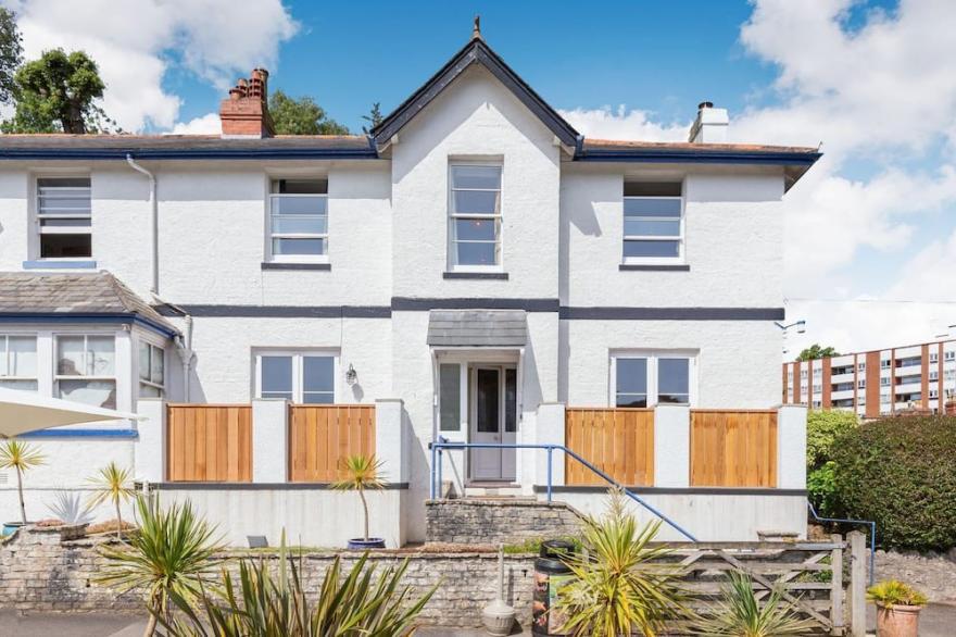 3 bedroom accommodation in Torquay