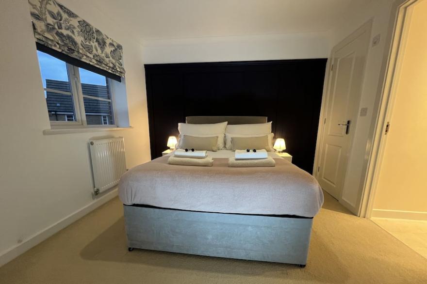 City and Country fabulous 4 bed in Peterborough