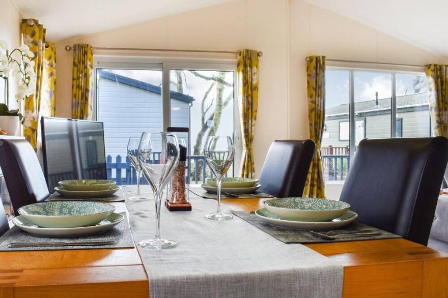 2 bedroom accommodation in Corton
