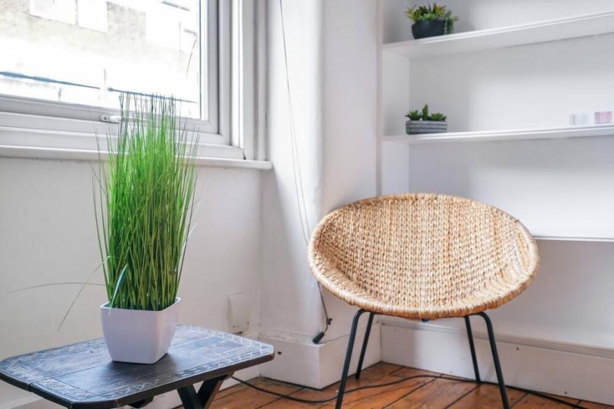 Characteristic 3 Bedroom House, Fulham