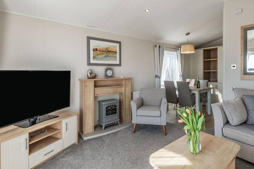 2 bedroom accommodation in Addlethorpe, near Skegness