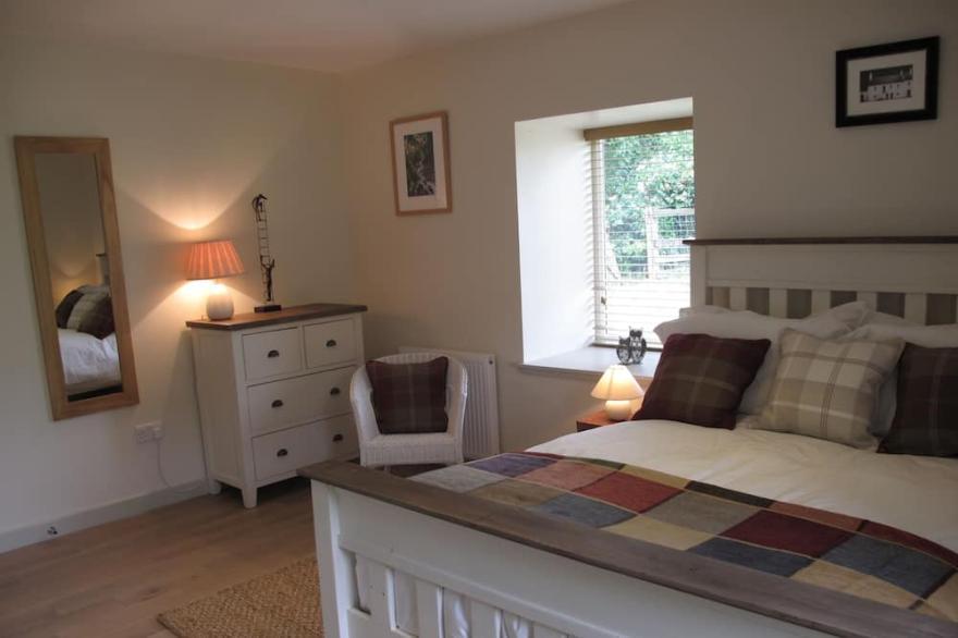 Charming steading conversion in rural Scotland. Self catering, sleeps 6.