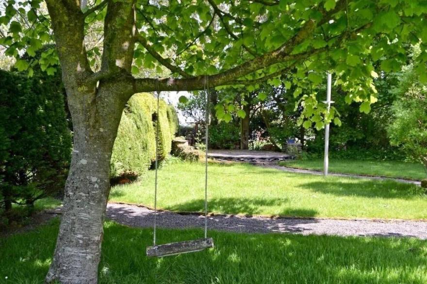 Gorgeous, cosy upside down cottage with garden space - Grooms Cottage