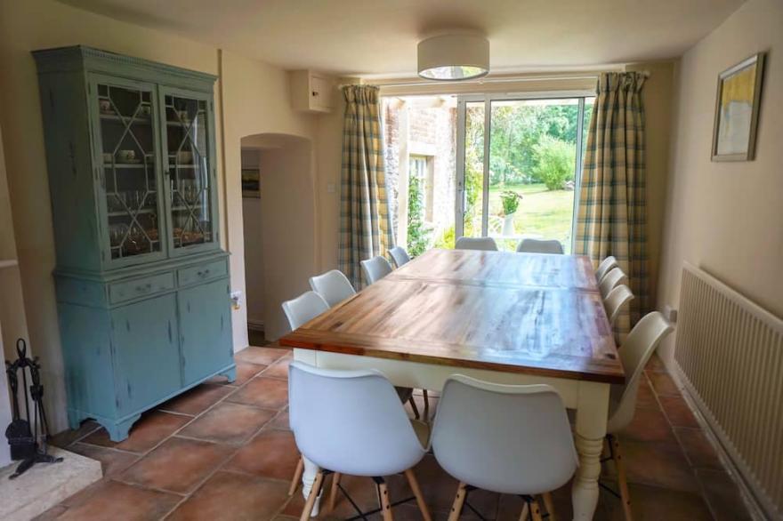 Waterfront Cottage on the Beach In Beautiful Dorset Countryside Sleeps 12