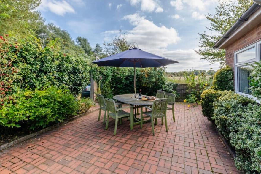 Sandy Bottom - Two Bedroom House, Sleeps 4