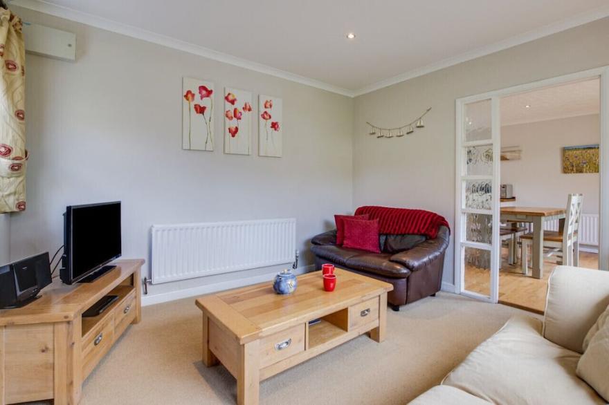 Sandy Bottom - Two Bedroom House, Sleeps 4